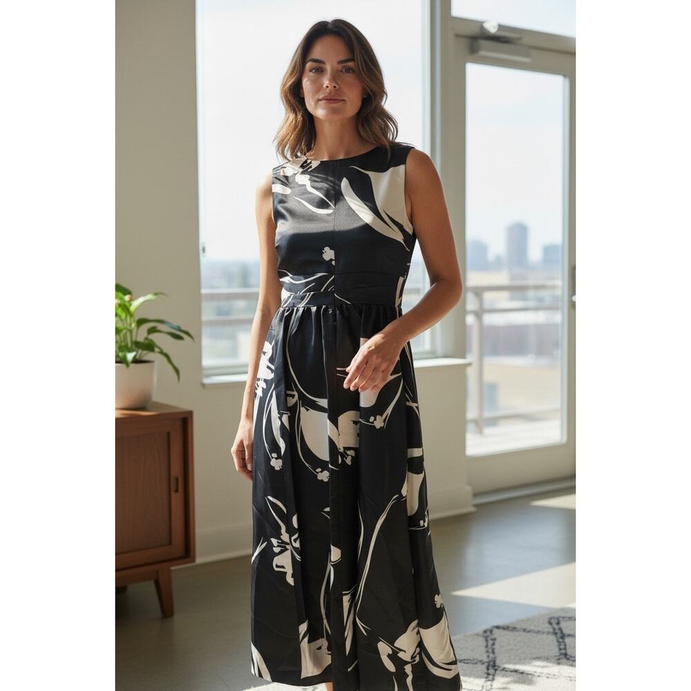 Donna Karan Sleeveless Floral Print V-Neck Ball Gown